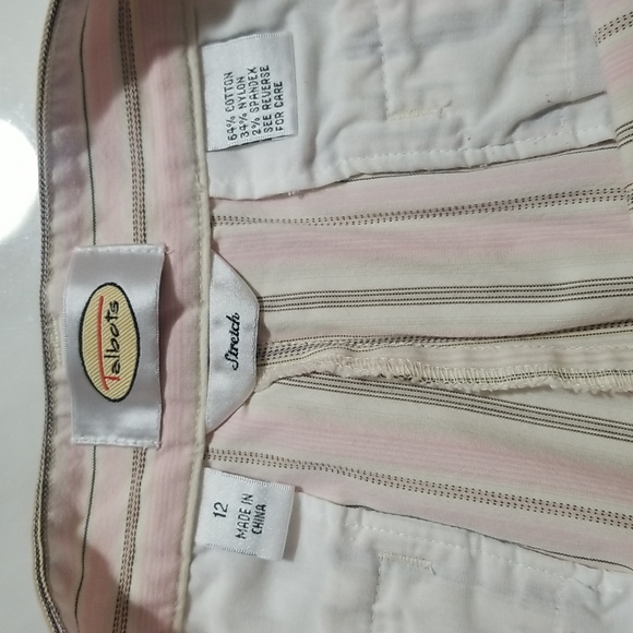 Talbot's Stretch Capri's - Picture 2 of 10